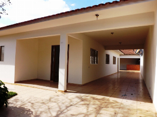 ALUGA-SE CASA JD LICCE. MARINGÁ
