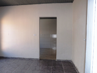 ALUGA-SE CASA DE FUNDOS VILA MORANGUEIRA