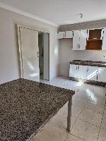 ALUGO CASA PRÓXIMO HU, AMPLA, 3 BANHEIROS, SUITE MAIS 2 QUARTOS, ESCRITORIO E 3 VAGAS GARAGEM COBERTA