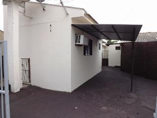 ALUGA-SE CASA JD. COPACABANA
