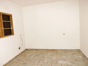 ALUGA-SE CASA JD LICCE. MARINGÁ