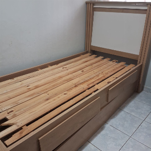Vende-se Cama de Solteiro Conjugada