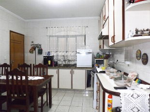 VENDE-SE BELO SOBRADO SEMI MOBILIADO AREA CENTRAL PRÓX. SHOOPING AVENIDA CENTER