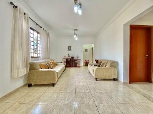 EXCELENTE CASA SEMI MOBILIADA NA ZONA 05