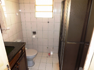 VENDE-SE CASA JD ALVORADA OU TROCA POR APTO (-) VALOR