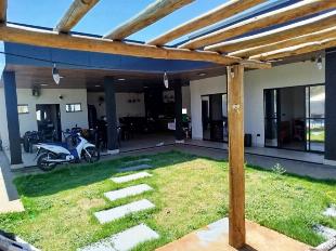 VENDE-SE LINDA AREA DE LAZER LOTEAMENTO VILA VERDE IGUARAÇÚ.