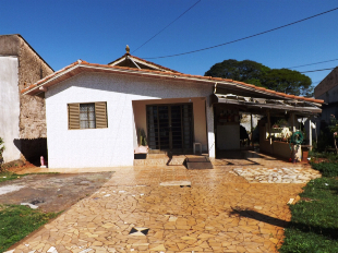 VENDE-SE BELO TERRENO 665M² (17,50 X 38). VILA SANTO ANTONIO C/ 2 CASAS