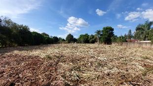 Chácara para venda possui 4000 m² em Condomínio Recanto das Rosas - Maringá - PR.