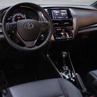 TOYOTA YARIS HATCH XLS 2025