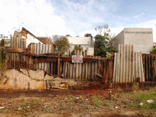VENDE-SE EXCELENTE TERENO JD ALVORADA PRÓX. PARQUE ALFREDO NIFELLER