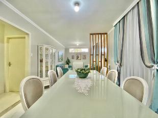 OPORTUNIDADE DE CASA SEMI MOBILIADA COM 05 SUÍTES NO JARDIM REAL