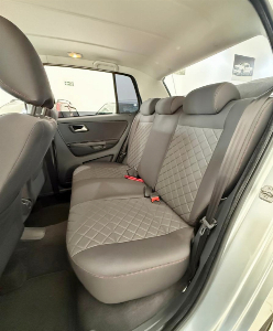 Volkswagen Fox Highline 1.6 Flex (Baixo Km)