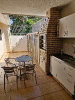 ALUGO CASA PRÓXIMO HU, AMPLA, 3 BANHEIROS, SUITE MAIS 2 QUARTOS, ESCRITORIO E 3 VAGAS GARAGEM COBERTA