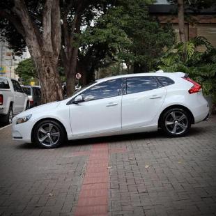 VOLVO V40 2.0 T4 KINET 2019