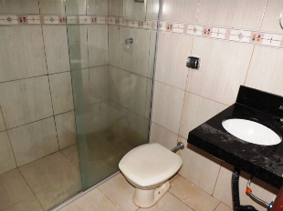 ALUGA-SE CASA JD SANTA CLARA. PRÓX. AV. PEDRO TAQUES