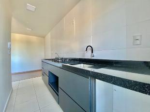 OPORTUNIDADE DE APARTAMENTO SEMI MOBILIADO NO RESIDENCIAL MANACÁ