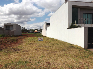 VENDE-SE EXCELENTE TERRENO JARDIM BOM JARDIM. BAIRRO REPLETO DE BELAS CASAS.