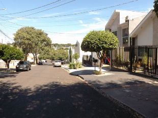 VENDE-SE SOBRADO JD IMPERIAL II. TROCA POR IMOVEL ATÉ 50% DO VALOR