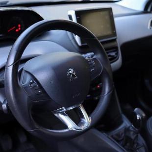 PEUGEOT 208 ALLURE MT 2019