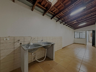 CASA PARA LOCAÇÃO | 1 SUÍTE + 2 QUARTOS, CHURRASQUEIRA E 3 VAGAS NA VILA ESPERANÇA