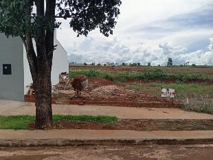 ## $ 130 MIL MEIO TERRENO ESCRITURADO COM 165M2 NO JD. CAMPO BELO COM A OUTRA PARTE JÁ COM CASA DE ÓTIMO PADRAO