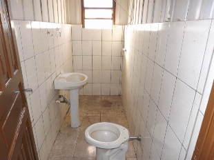 ALUGA-SE CASA ZONA 07 PRÓX. SANEPAR