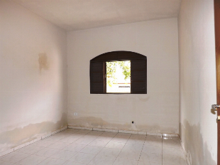 ALAUGA-SE CASA VILA MORANGUEIRA EM FRENTE AO COLÉGIO FARIA PIOLI