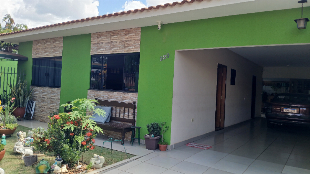 VENDE-SE 02 CASAS NO MESMO TERRENO.