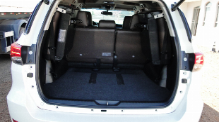 HILUX SRX 2019/19 7 LUGARES,  COMPLETA BRANCA PEROLIZADA