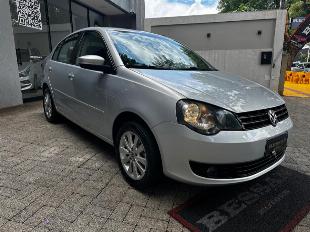 VW Polo Sedan 1.6 MI total flex 8v 4p