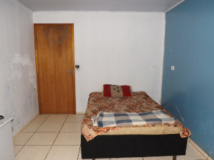 VENDE-SE 2 CASAS NO TERRENO JD ALVORADA PROX. PRAÇA SÃO VICENTE