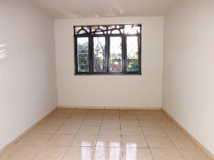 ALUGA-SE APTO SOBRE LOJA. COMERCIAL OU RESIDENCIAL. AV. PEDRO TAQUES Nº 1350. EM FRENTE A SANEPAR