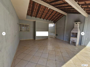 VENDO UMA EXCELENTE CASA NO JARDIM ALVORADA EM MARINGA COM TERRENO COMERCIAL COM 700 METROS