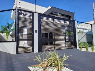Casa em  Maringá/PR com Piscina, Proximo Av. Mandacarú