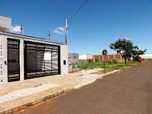 VENDE-SE EXCELENTE 1/2 TERRENO JD BOM JARDIM