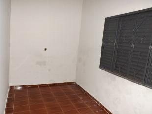 ALUGA-SE CASA JD. ALVORADA PRÓX. PRAÇA FARROUPILHA