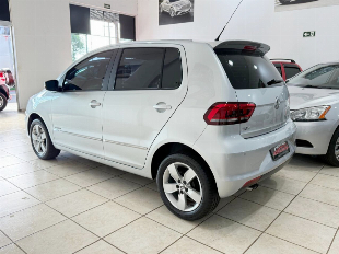 Volkswagen Fox Highline 1.6 Flex (Baixo Km)