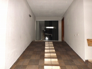 ALUGA-SE CASA DE FUNDOS AV. GUAIAPÓ Nº 2589. JD. LIBERDADE. PRÓX. C.S.U