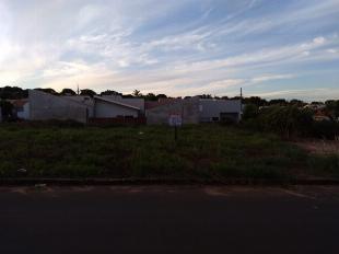 Vende-se um terreno em Umuarama-PR