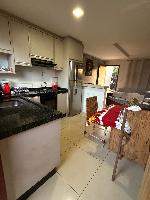 VENDE OU TROCA,  CASA COM PISCINA, CANIL PARA PETS  E CORREDOR LATERAL.