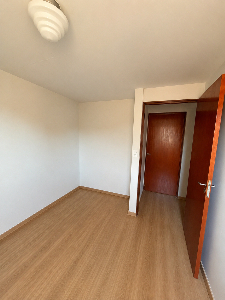 03 quartos e 01 banheiro - Apartamento