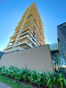Nest 635 - Vertical Houses