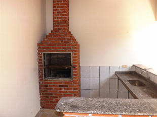 ALUGA-SE CASA JD LICCE. MARINGÁ