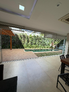 Sobrado condomínio Azaleia Park