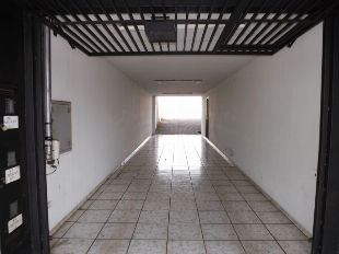 ALUGA-SE SALA SOBRE LOJA AV. TUIUTI PRÓX. MERCADO AMIGÃO