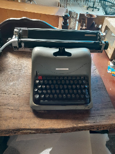 Imagem do anuncio Máquina de datilografia