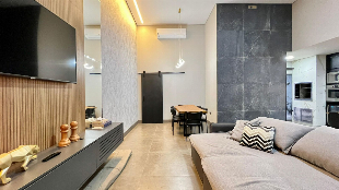 Luxo, Sustentabilidade e Lazer Privativo: Sua Casa de Alto Padrão no Jd. Munique