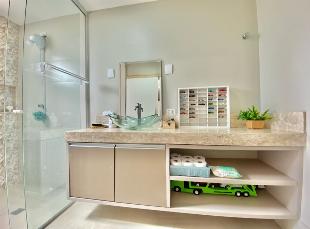 OPORTUNIDADE DESSE BELÍSSIMO APARTAMENTO SEMI MOBILIADO NO EDIFÍCIO FLAMBOYANT