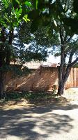 TERRENO JARDIM MADRI com casa.