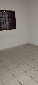 ALUGA-SE CASA GEMINADA